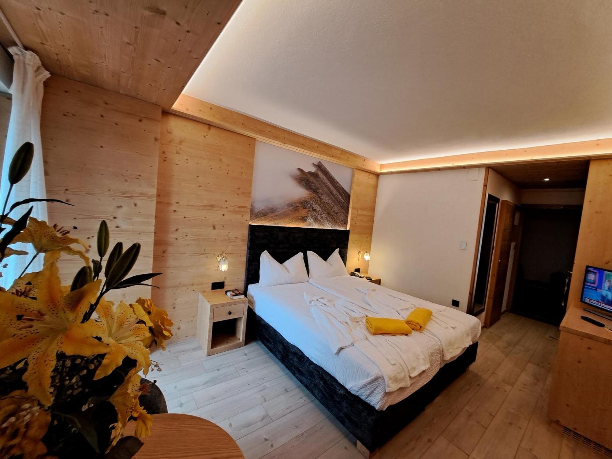 Lake&Nature Hotel Gloria Molveno Exterior photo